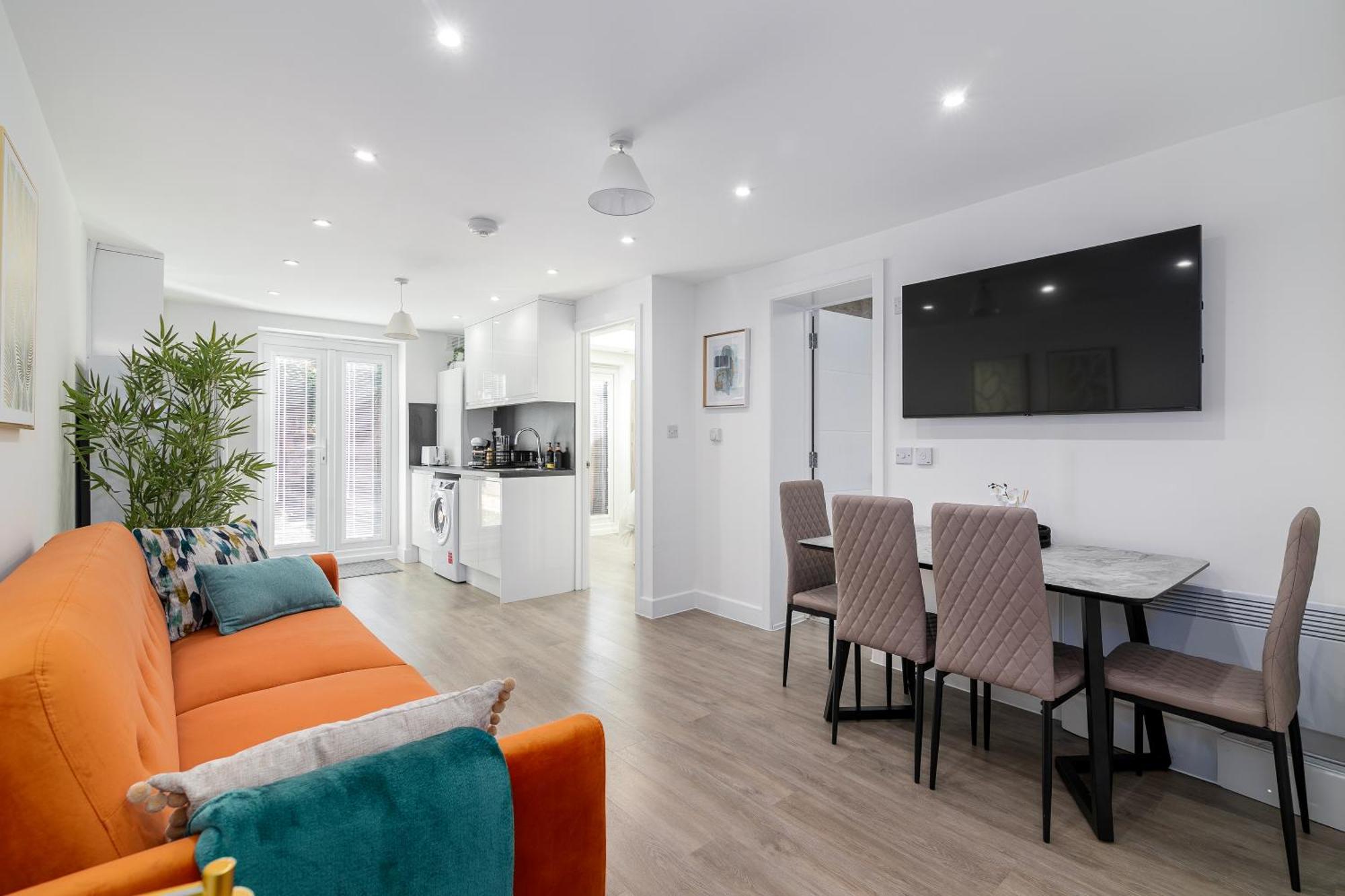 Flat In Queens Park Лондон Екстериор снимка